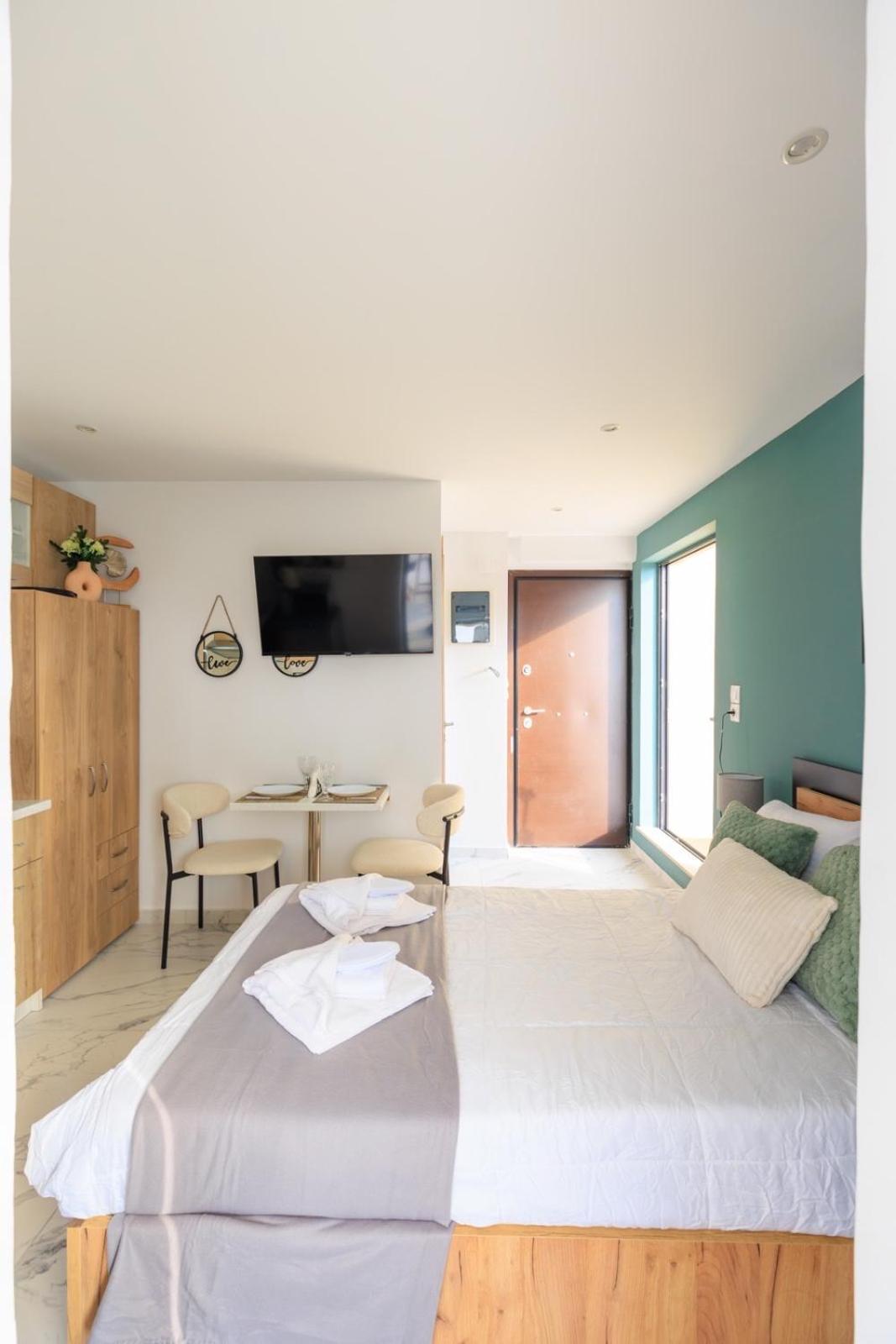 Aiolos Super Lux Suite Jucuzzi Nea Smyrni Centre Athens Exterior photo