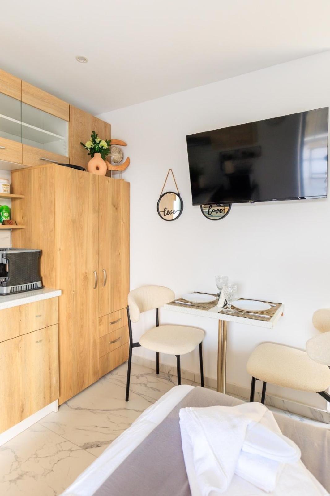 Aiolos Super Lux Suite Jucuzzi Nea Smyrni Centre Athens Exterior photo