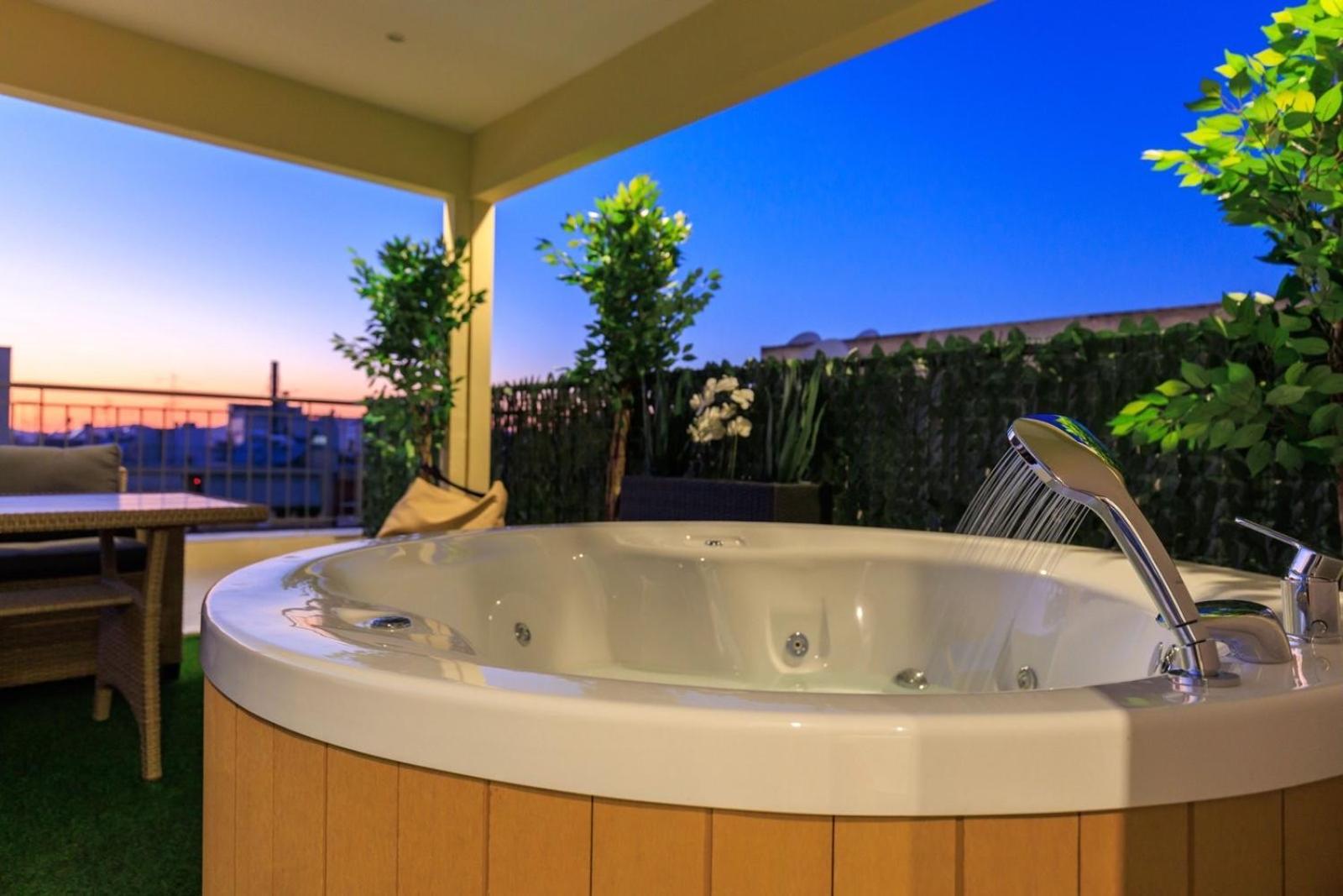 Aiolos Super Lux Suite Jucuzzi Nea Smyrni Centre Athens Exterior photo